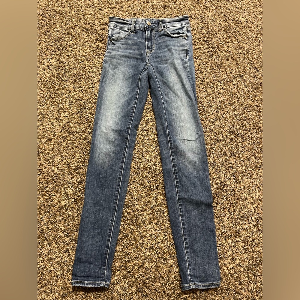 Women’s American Eagle skinny jeans